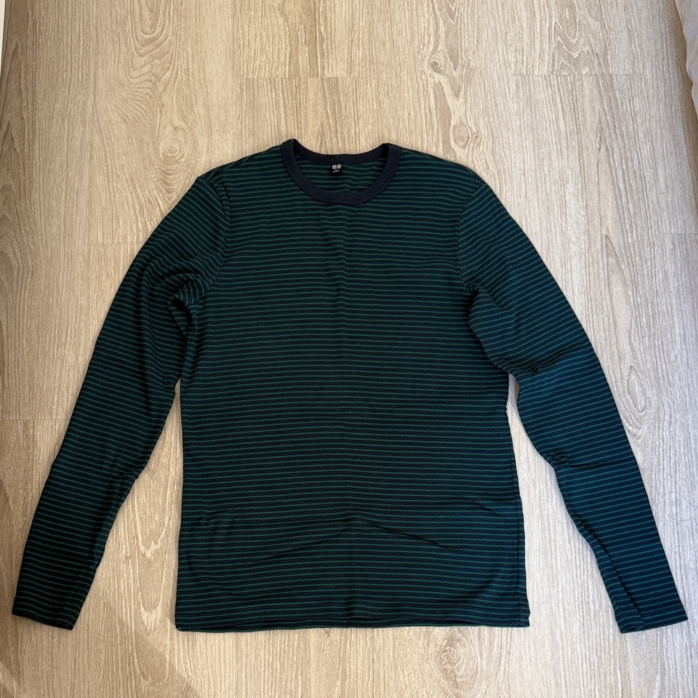 UNIQLO Top - Picture 3 of 4